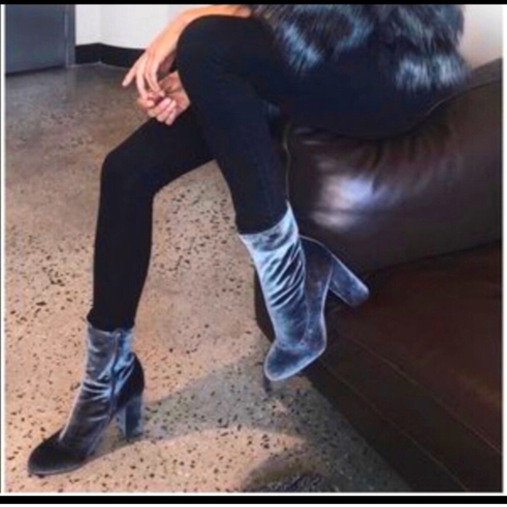 Sam Edelman Calexa Sock Blue Velvet Ankle Boot size 7